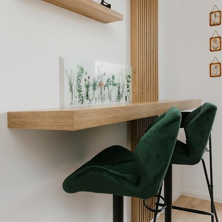 The Forest - Luxe Central Apt With Free Secured Parking Braşov Exterior foto