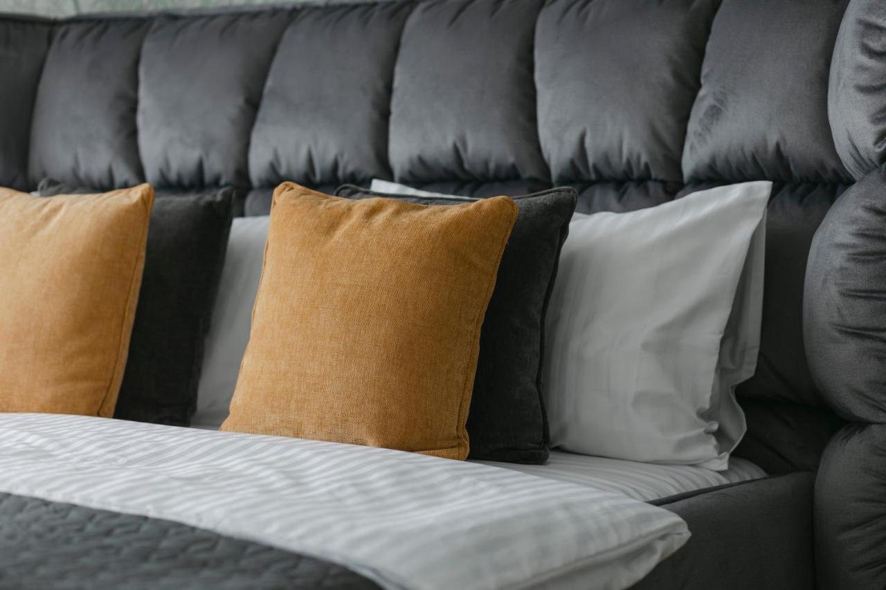 The Forest - Luxe Central Apt With Free Secured Parking Braşov Exterior foto
