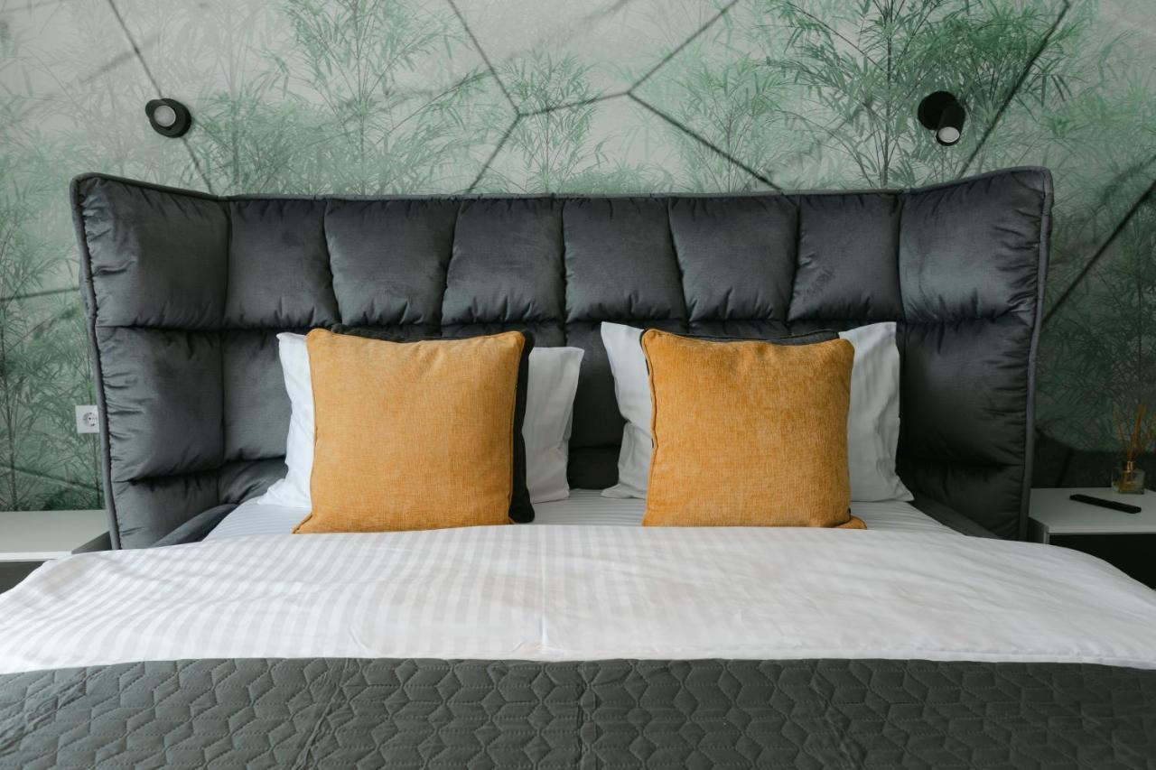 The Forest - Luxe Central Apt With Free Secured Parking Braşov Exterior foto