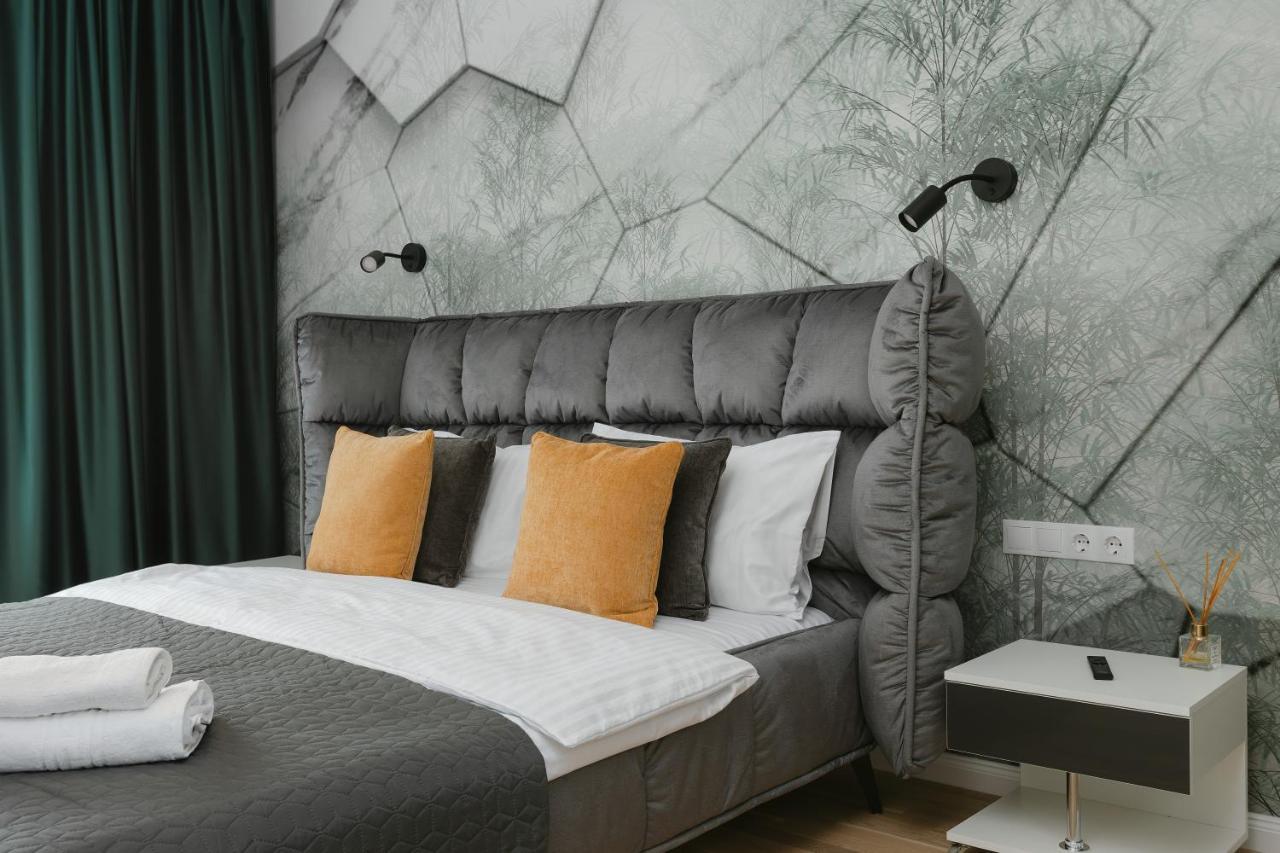 The Forest - Luxe Central Apt With Free Secured Parking Braşov Exterior foto